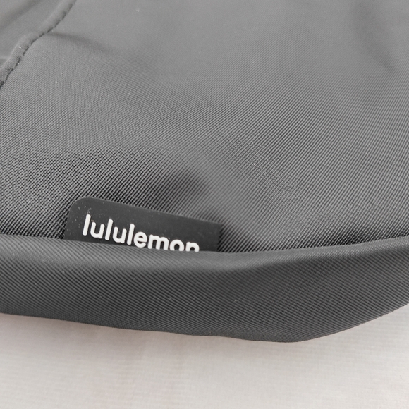 Lululemon silver All Night Festival Bag 5L - Picture 2 of 5